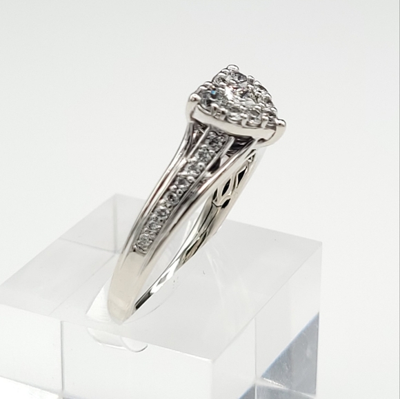 10k white gold 3/4 ct diamond Heart composite ring - Picture 6 of 14